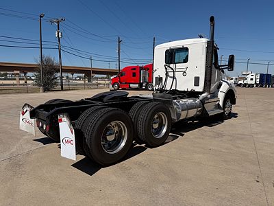 2022 Kenworth T880