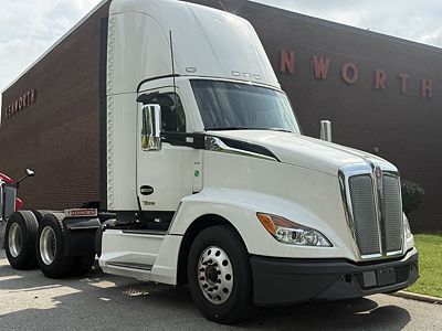 2023 Kenworth T680