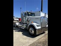 2025 Kenworth W900L