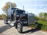 2025 Kenworth W900L