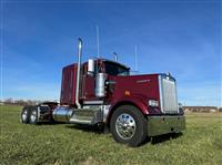 2025 Kenworth W900L