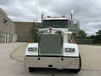 2027 Kenworth W900L
