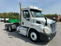 2015 Freightliner CA11364DC
