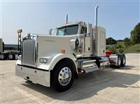 2025 Kenworth W900L