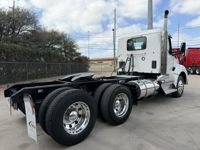 2024 Kenworth T880