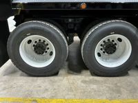 2027 Kenworth T880