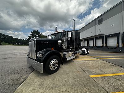 2027 Kenworth W900L