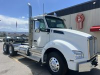 2027 Kenworth T880