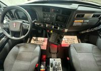 2027 Kenworth T880
