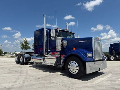 2027 Kenworth W900L