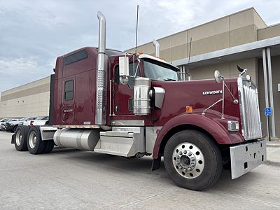 2023 Kenworth W900L