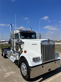 2025 Kenworth W900L