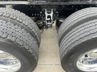 2024 Kenworth T880