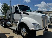 2025 Kenworth T880