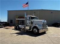 2025 Kenworth W900L