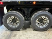 2027 Kenworth T880