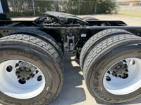 2023 Kenworth T680