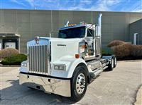 2025 Kenworth W900L