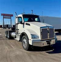 2025 Kenworth T880