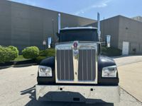 2027 Kenworth W990