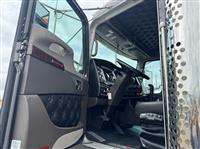 2023 Kenworth W900L