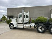 2027 Kenworth W900L