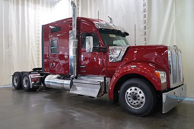 2027 Kenworth W990
