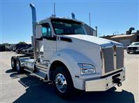 2025 Kenworth T880