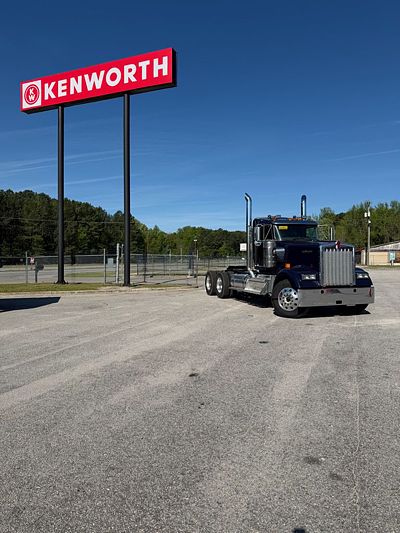 2027 Kenworth W900L