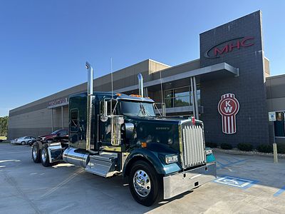2027 Kenworth W900L