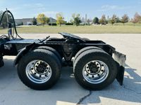 2022 Kenworth T880