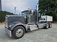 2025 Kenworth W900L