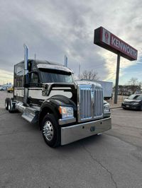 2023 Kenworth W990