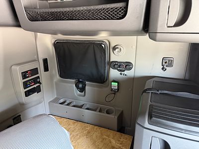 2022 International LT625