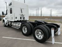 2024 Kenworth T880