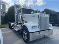 2025 Kenworth W900L