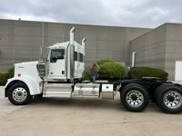 2027 Kenworth W900L