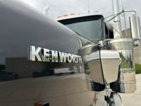 2027 Kenworth W900L