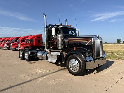 2021 Kenworth W900L