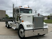 2027 Kenworth W900L
