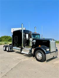 2025 Kenworth W900L