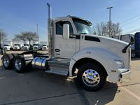 2025 Kenworth T880