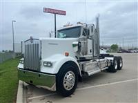 2025 Kenworth W900L