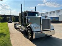 2025 Kenworth W900L