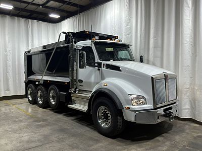 2027 Kenworth T880
