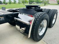 2027 Kenworth T880