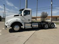 2024 Kenworth T880
