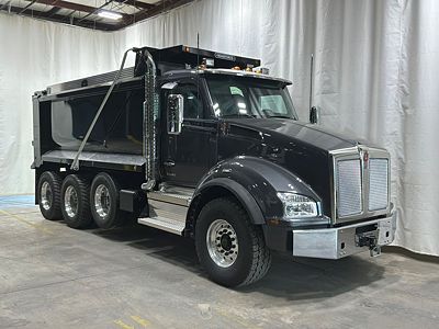 2027 Kenworth T880