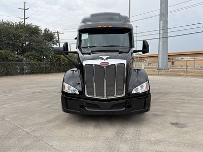 2023 Peterbilt 579