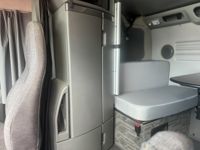 2020 Volvo VNL64T860